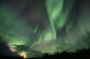 swirls_of_northern_lights-625x416